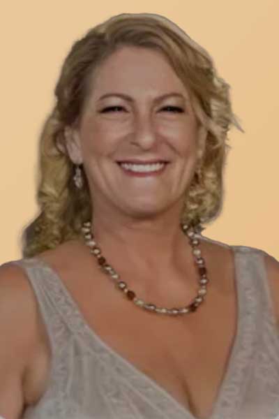 Lisa-Hull-400×600 A photograph of StaarCon presenter Lisa Hull.
