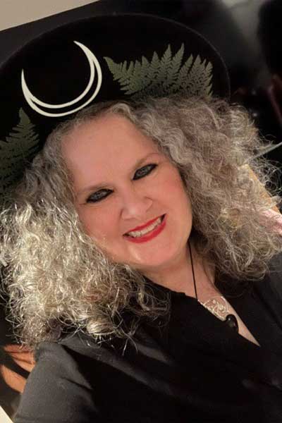 Wendee-M-400×600 A photograph of StaarCon 6 presenter Wendee M.