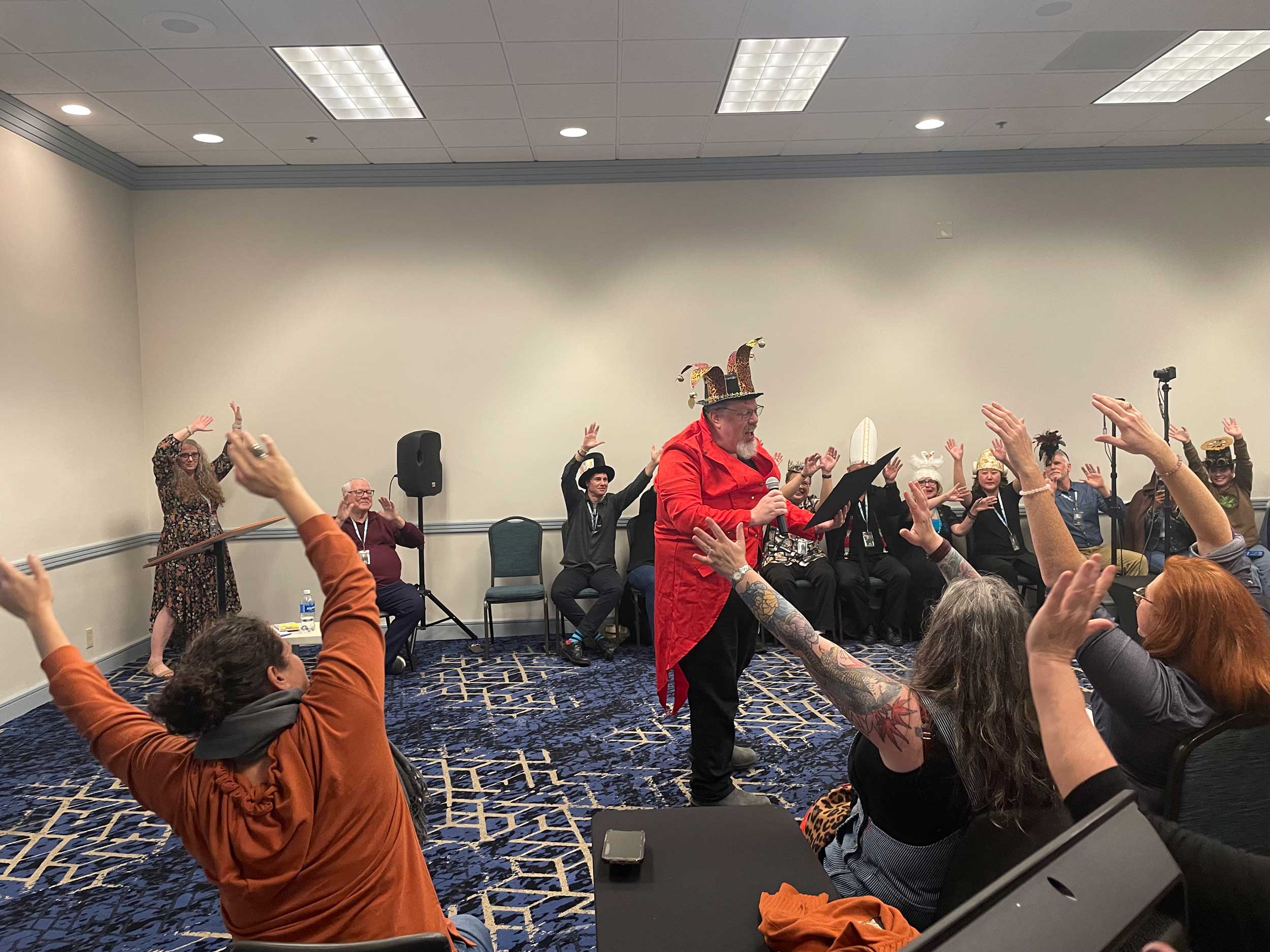 StaarCon 5 crowd celebrating the living major arcana